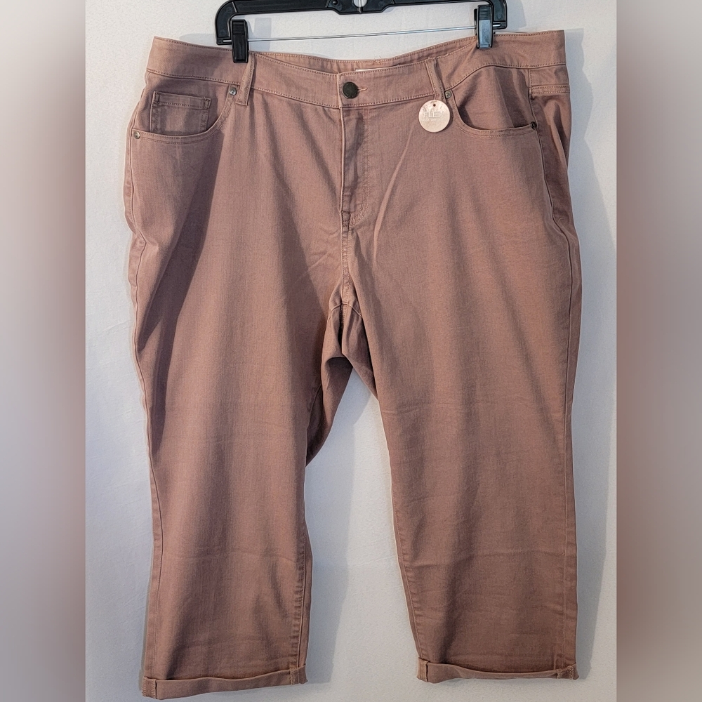 NWT Lane Bryant Girlfriend Cropped Capris Size 18